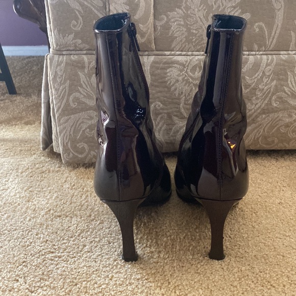 Stuart Weitzman Burgundy Patent Booties- Size 9 - Picture 3 of 6